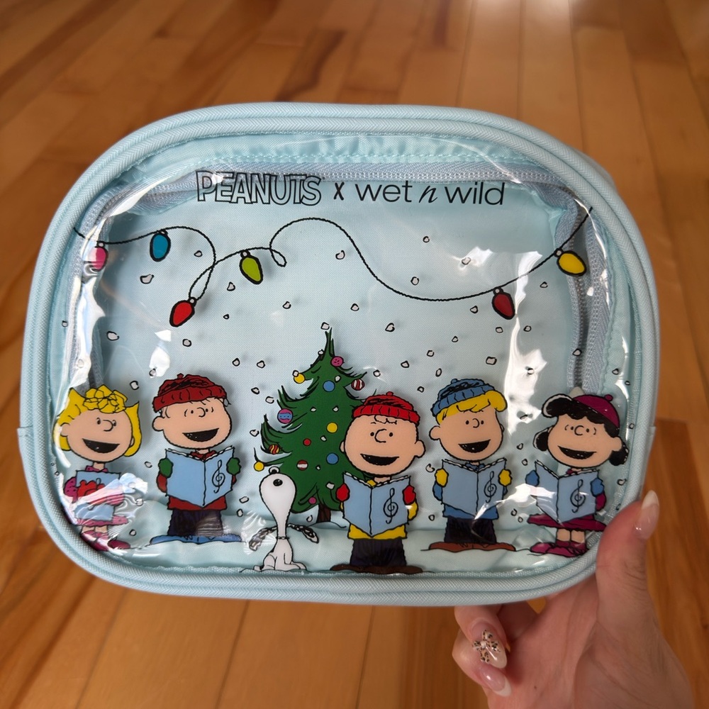 Wet n Wild x Peanuts Light Blue Cosmetic Bag